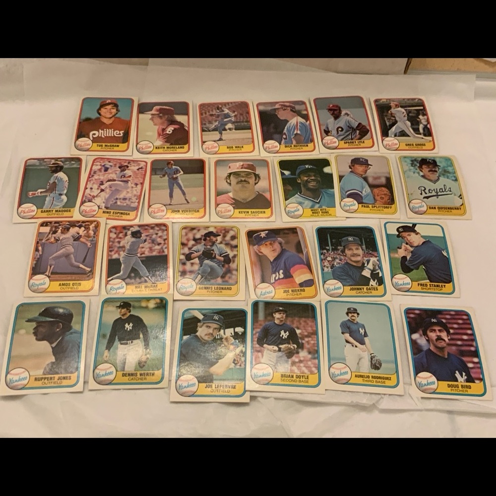 Bundle of Baseball Cards Lot 205